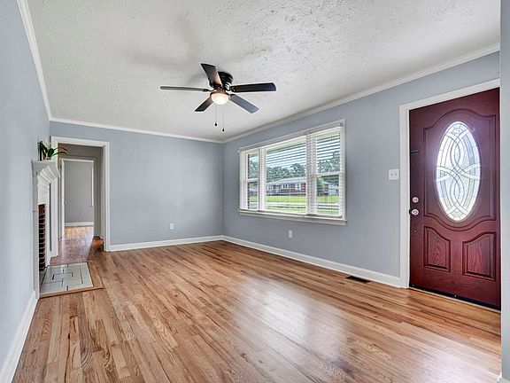 4th image of 211 Kentucky Ave