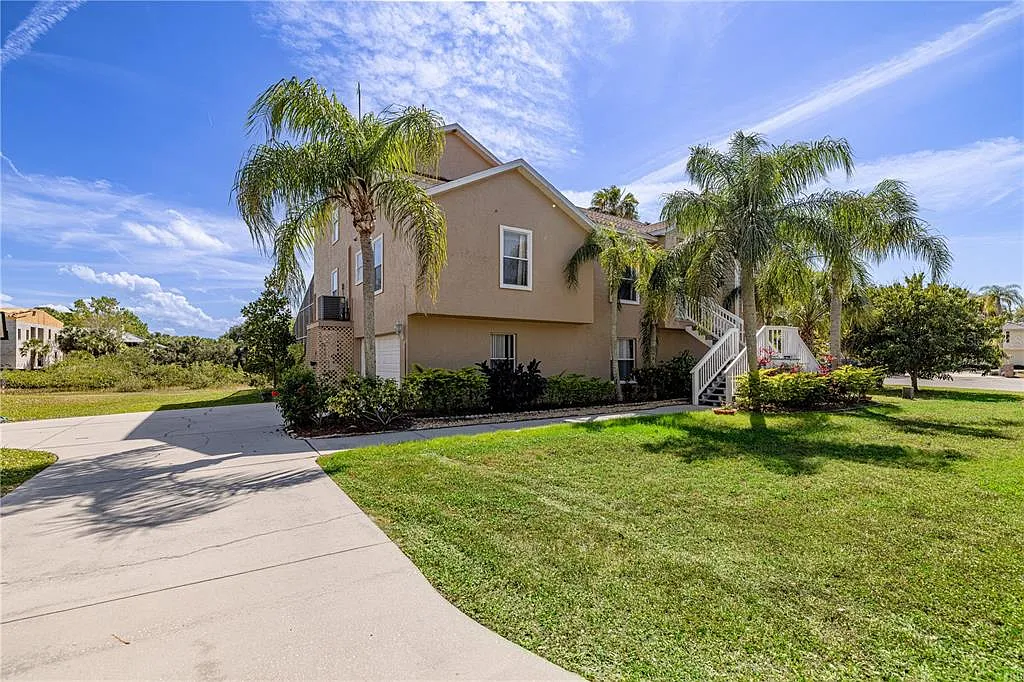 Building Photo - 7345 Brightwaters Ct