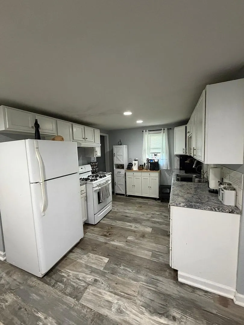 Charming 2BR House in Omaha — Photo 3