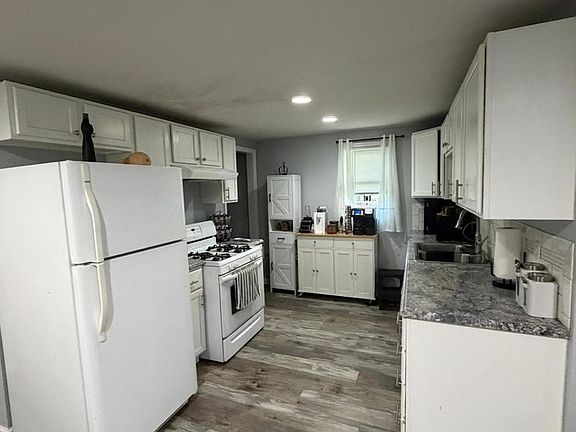 3rd image of 3503 Vinton St