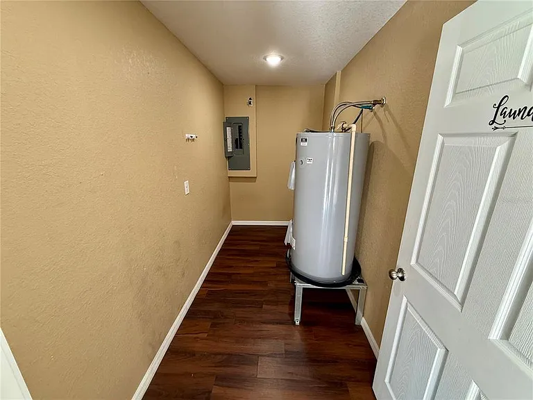 766 NW 59th Ave — Photo 3