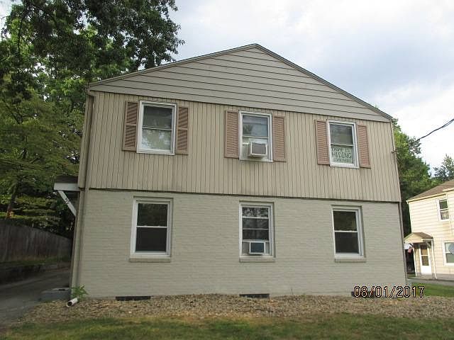 1st image of 52 Willow Dr