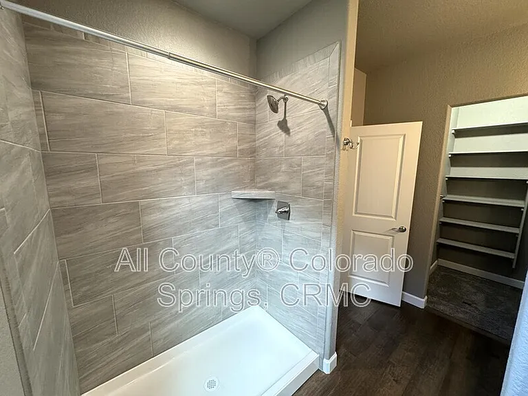 519 Brecken Ct — Photo 12