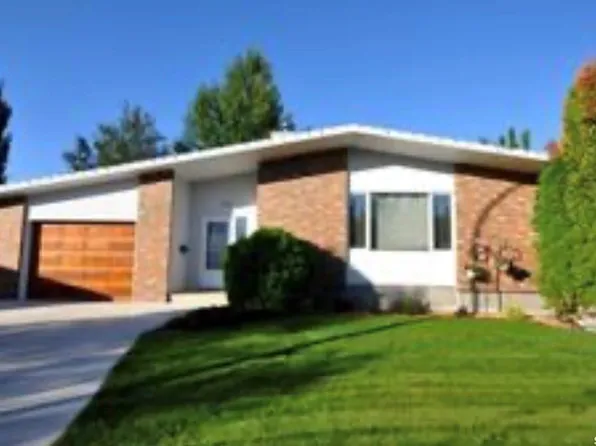 302 Bentham CRESCENT, Saskatoon, SK S7N 3V4