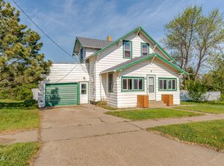 212 7th St S, New Salem, ND 58563