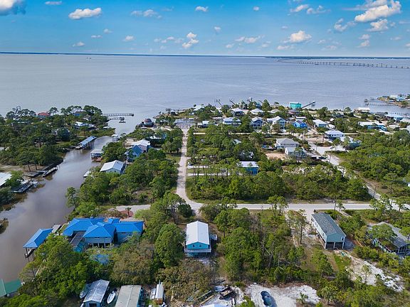 3rd image of 748 W Bayshore Dr