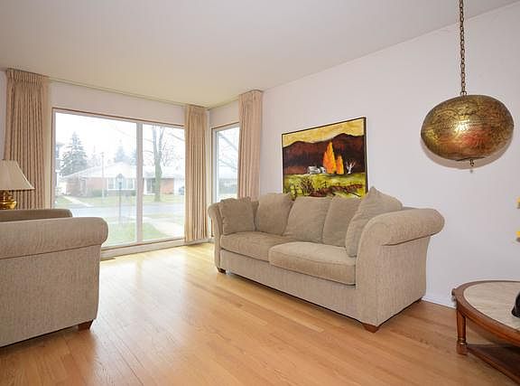 3rd image of 7712 Kolmar Ave