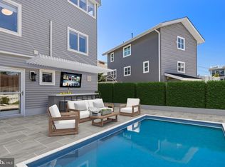 10 E 11th St, Beach Haven, NJ
