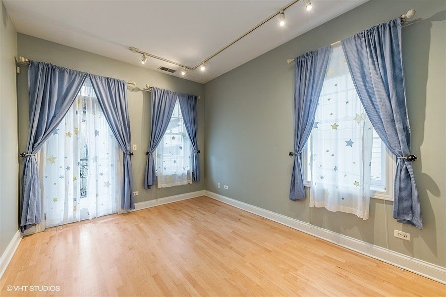 1st image of 120 W Oak St #3