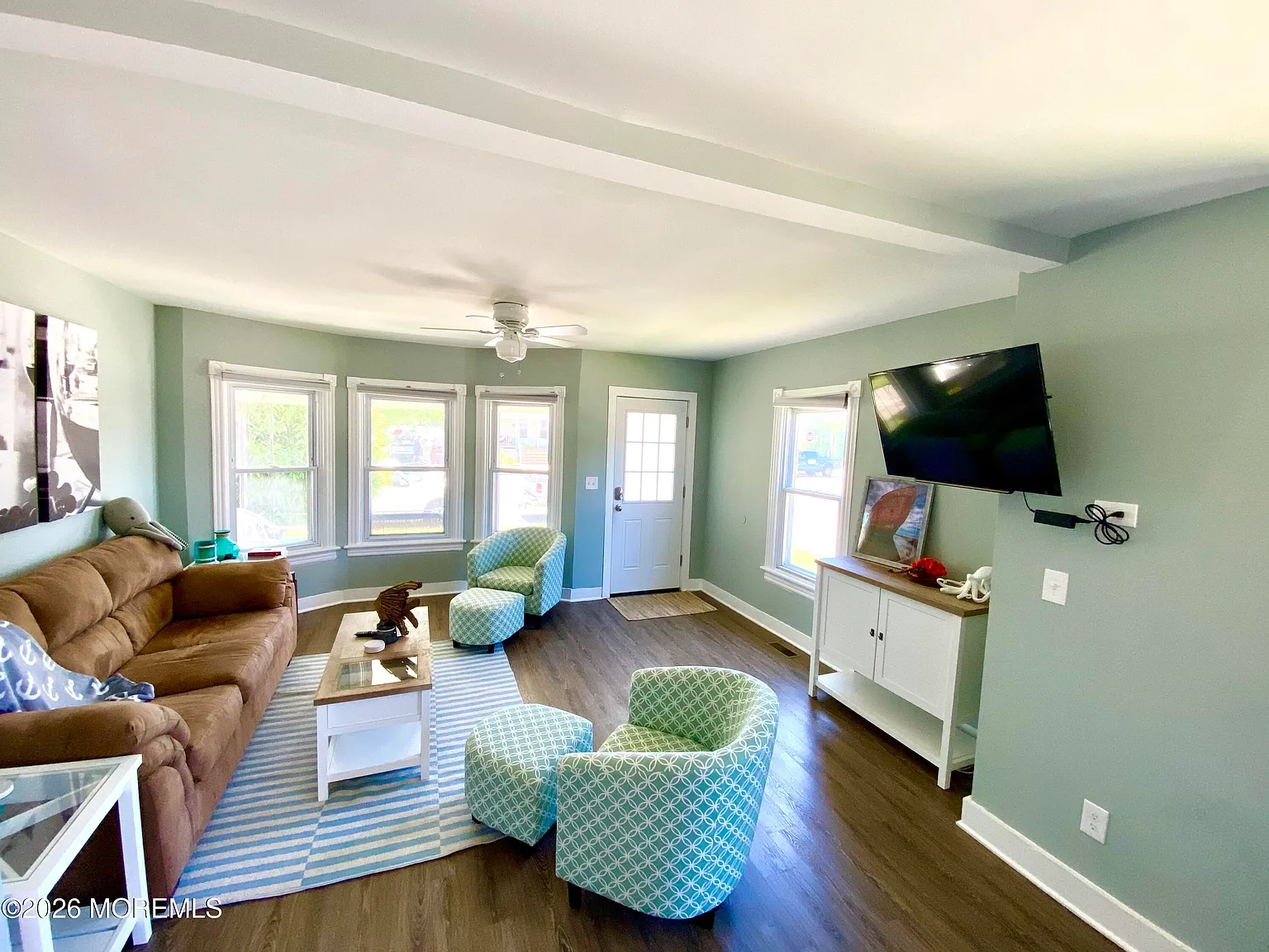 3 bed, 1.5 bath, 1200 sqft, $4,000 — Photo 2