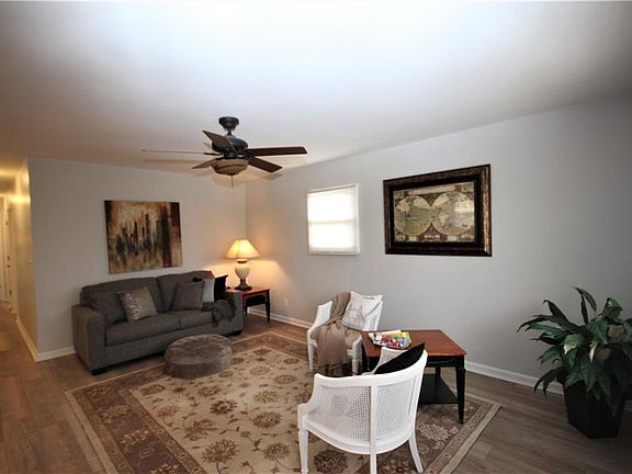 3rd image of 2059 N Somerset Ave