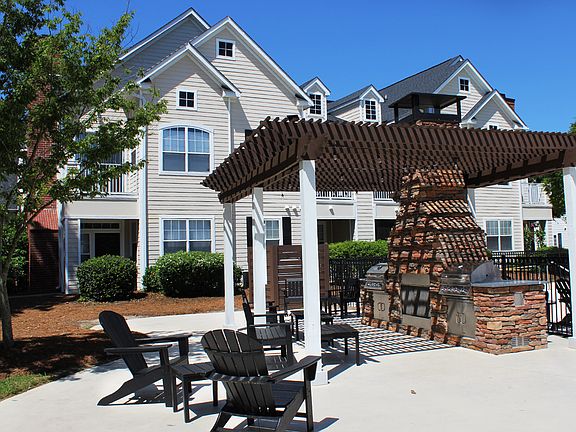 4th image of 840 Sparkleberry Ln #1900-1904