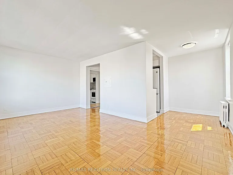 1545 Bathurst St #511 — Photo 3