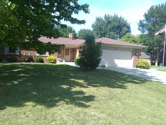 3rd image of 308 Lake View Dr