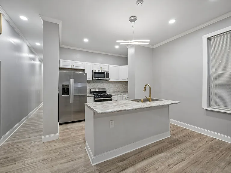 5031 Walnut St #1 — Photo 6