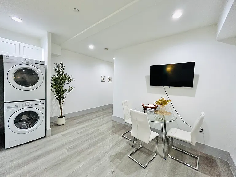 14954 Sherman Way #108 — Photo 16