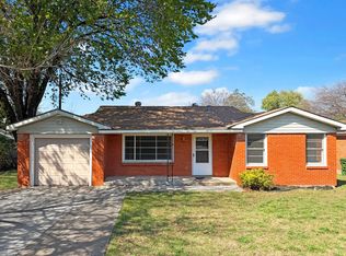 8016 Wyatt Dr, White Settlement, TX 76108