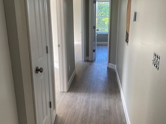 Hallway to bedrooms
