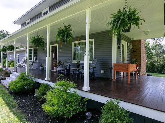 3rd image of 1 Easterbrook Dr W