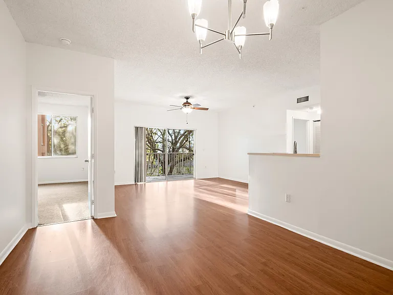 6960 SW 39th St #E205 — Photo 7