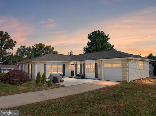 3 Tavenkeep Rd, Newark, DE 19711