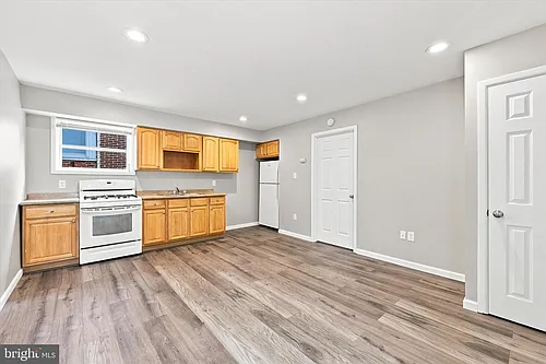 327 Powhattan Ave #B Photo 1