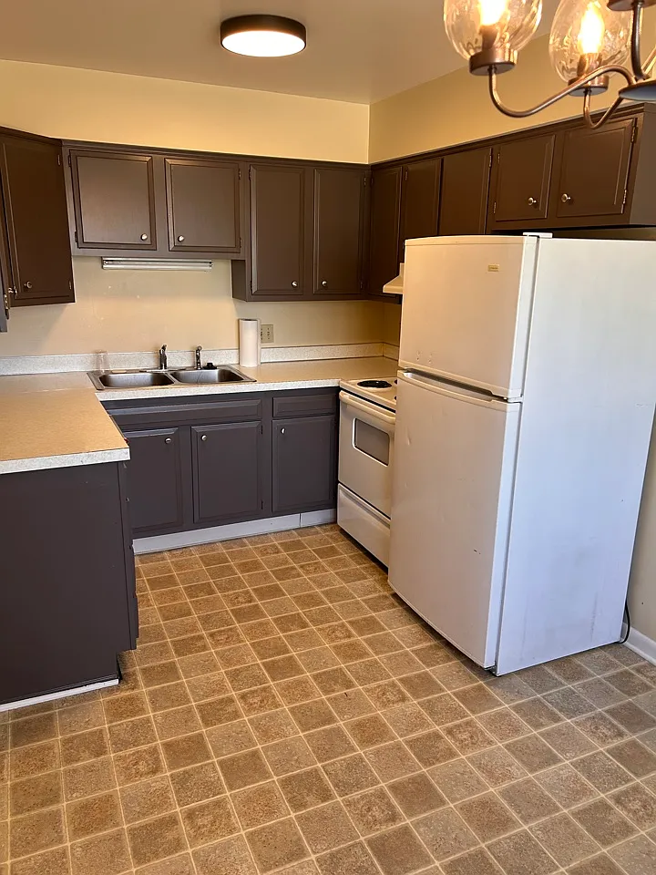 2 bed, 850 sqft, $750 — Photo 1