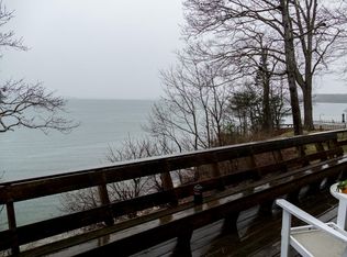 33 Shore Dr, Freeport, ME 04032