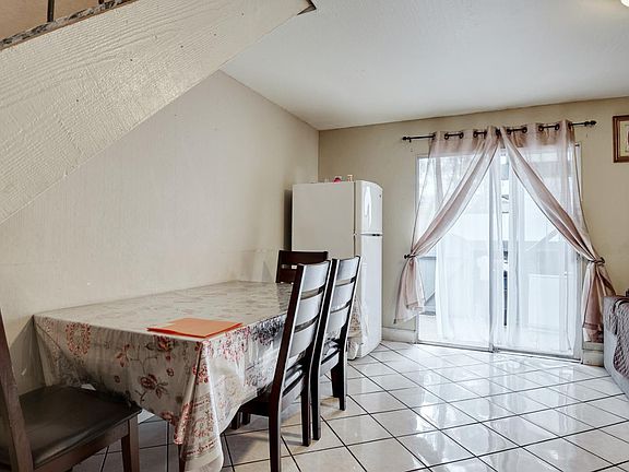 5th image of 1033 S Arnold Way
