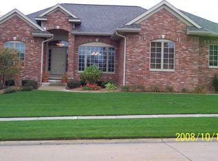 1605 Huntington Hills Dr, Marion, IA 52302