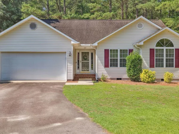 637 Chukar Court, Vass, NC 28394