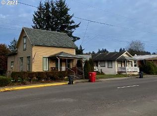 434 N 1st St, Silverton, OR 97381