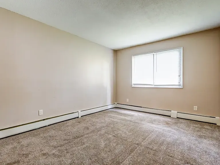Scandia Woods Apartments — Photo 16