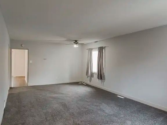 3rd image of 10423 102nd Ave #1A