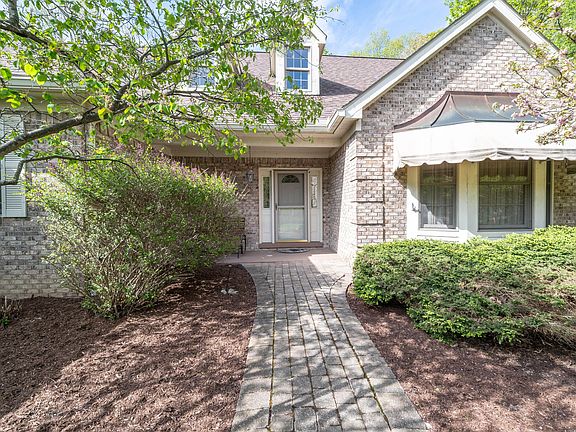 3rd image of 34554 Quaker Valley Rd