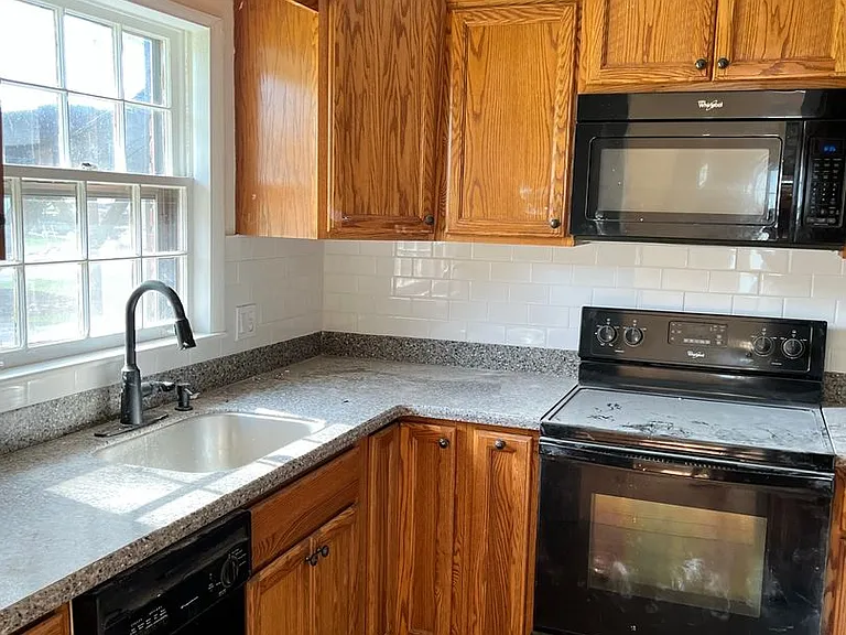 1604 Truman Ave — Photo 9