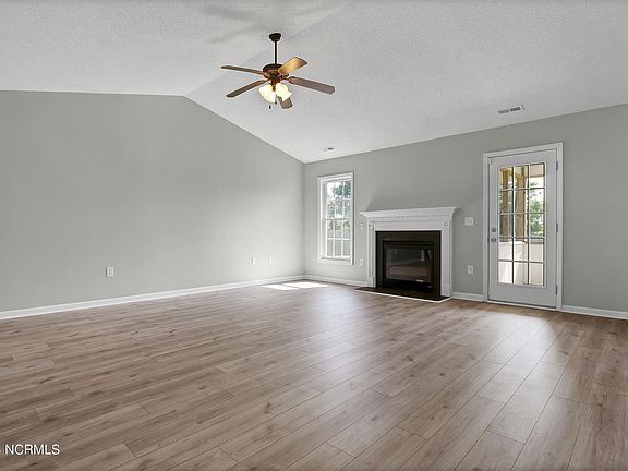 4th image of 201 Bennett Ln