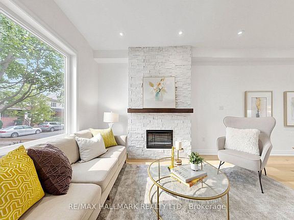 3rd image of 82 Caroline Ave