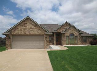 120 NW Valleybrook Dr, Lawton, OK 73505