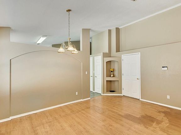 4th image of 12222 Amstater Cir