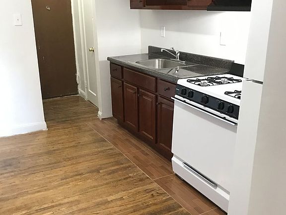 3rd image of 485 Saint Johns Pl APT 5A