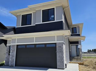3311 Chernowski Way SW, Edmonton, AB T6W 4G4