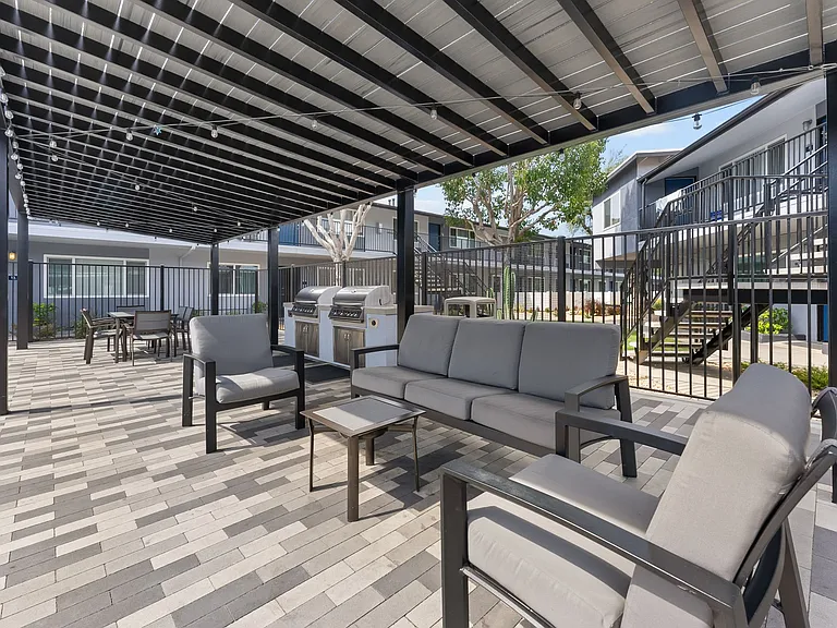 The Circle Apartments at Long Beach — Photo 29