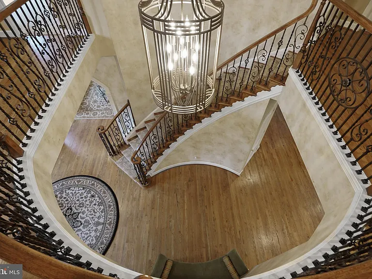 9864 Walker Glen Ct — Photo 103