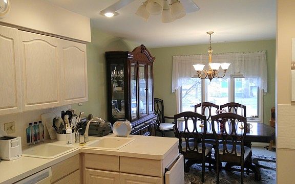 5th image of 1608 E Clayton Ct #1608
