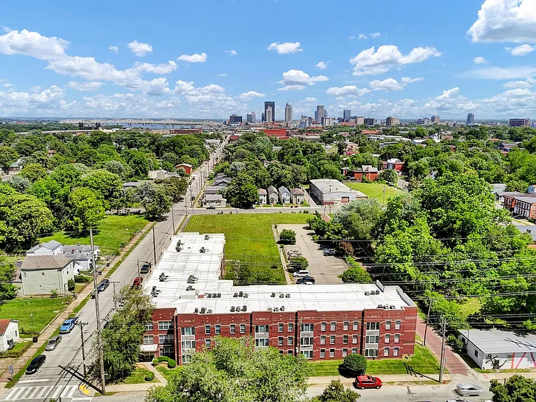 Rowan Place Apartments — Photo 40