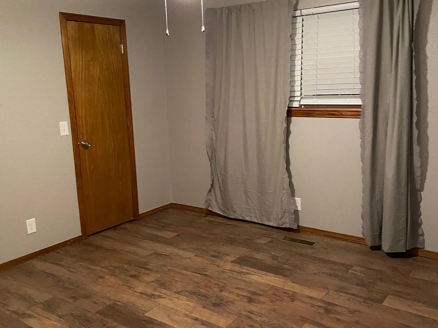 3016 E Jackson Pl — Photo 2