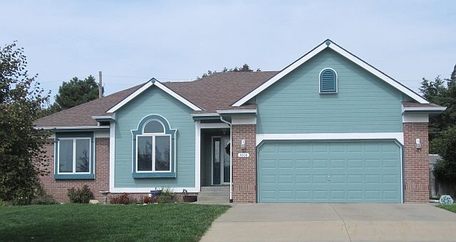 Spacious Westside Ranch Very Close to Fort Riley