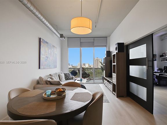 3rd image of 3029 NE 188th St APT 904