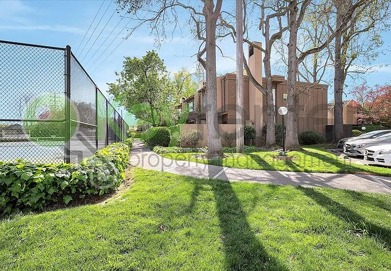 2254 Woodside Ln #2 — Photo 40